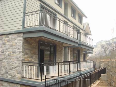 锌钢护栏厂家护栏保养知识