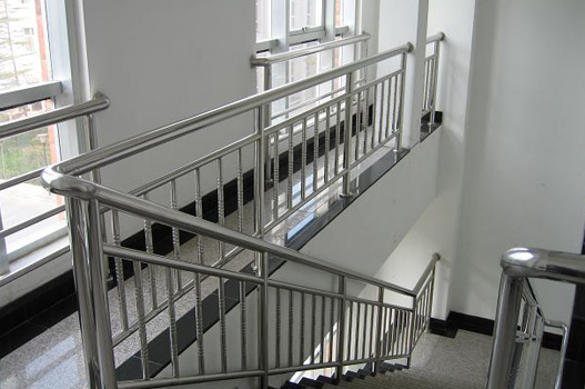【安装步骤】如何制造不锈钢楼梯扶手？