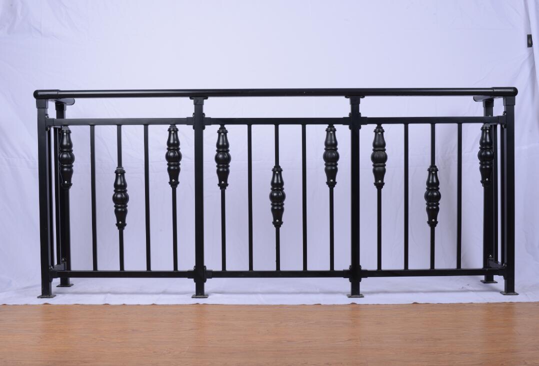 今天我们分析一下围墙护栏为什么选用锌钢材质比较好？ 