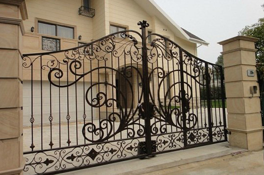 【宝东铁艺】铁艺大门的表面保护工艺，你更喜欢哪种？