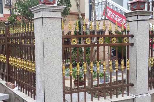 铁艺护栏会不会生锈？ 铁艺围栏该如何保养呢？