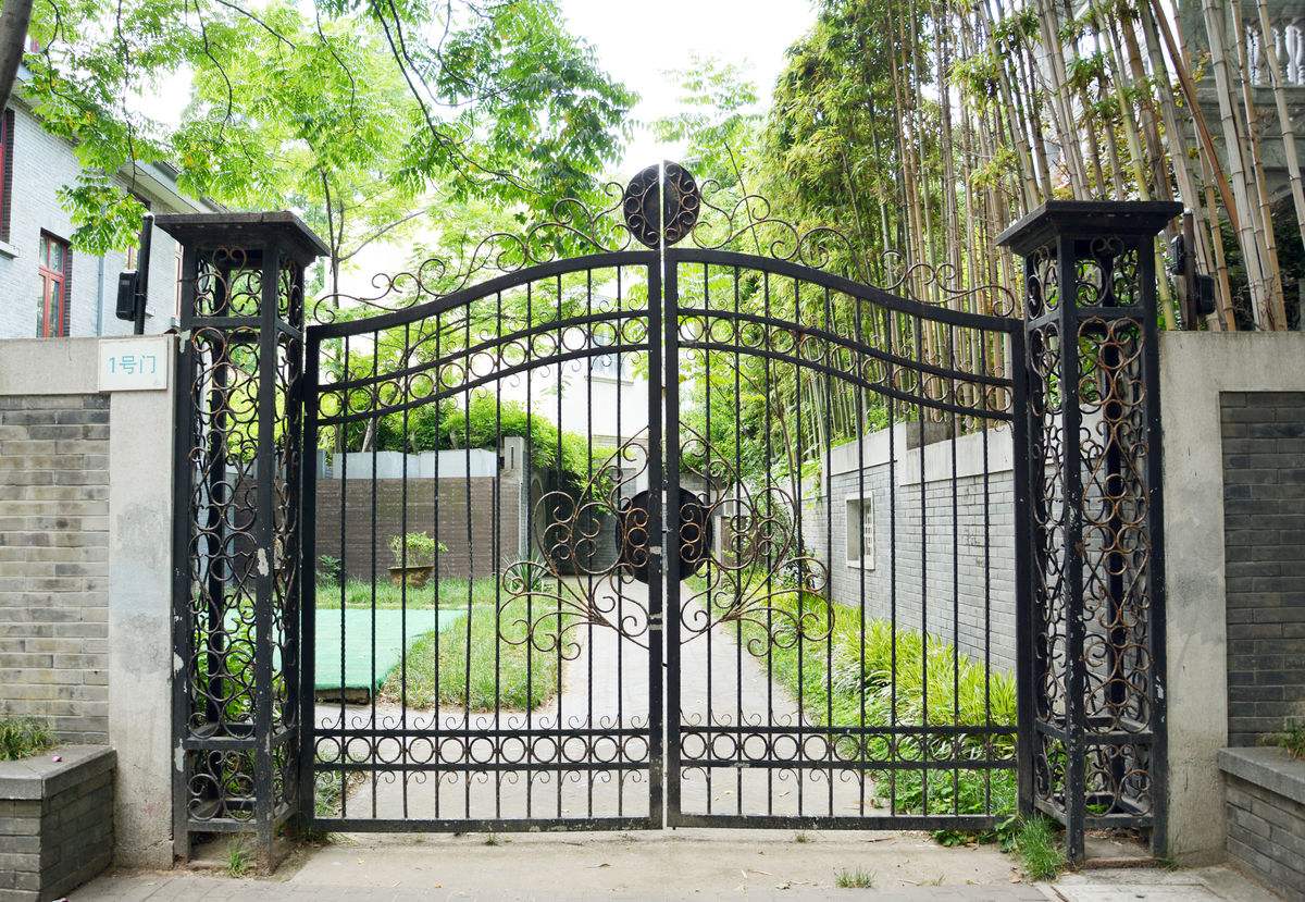 锌钢别墅大门定制多少钱 宝东铁艺