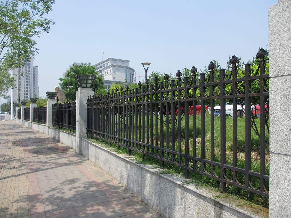 铸铁护栏 阳台铁艺栏杆多少钱一米 宝东铁艺